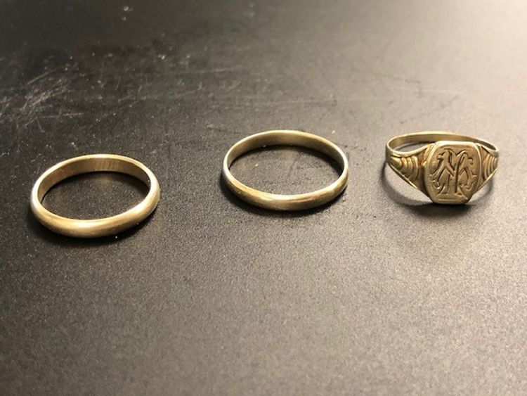 Gezocht - Eigenaar gouden ringen gezocht Gezocht - Eigenaar gouden ringen gezocht