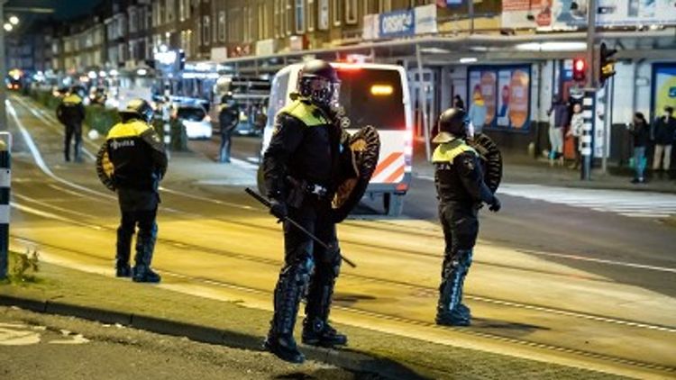 Rotterdam - Weer vier verdachten aangehouden in onderzoek naar de rellen in Rotterdam